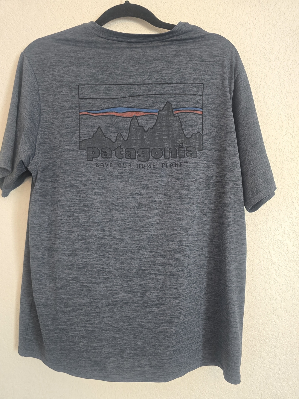 Patagonia Men's Heather Blue Mountain Logo Short-Sleeve Tee SIZE M